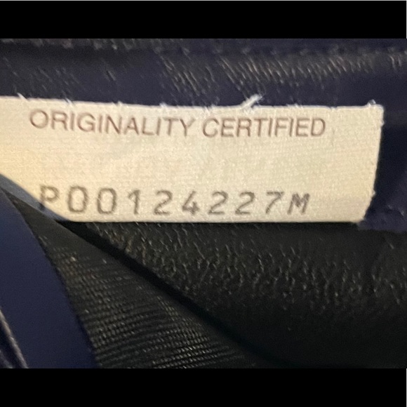 Bottega Veneta Zip-Around Wallet - Picture 7 of 7